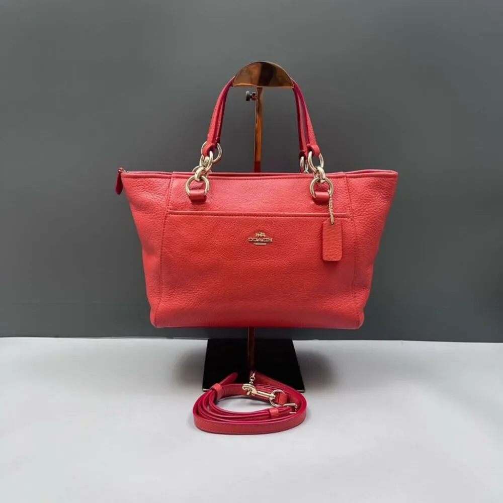 Coach Women Pre-Loved Bag Very Good Condition